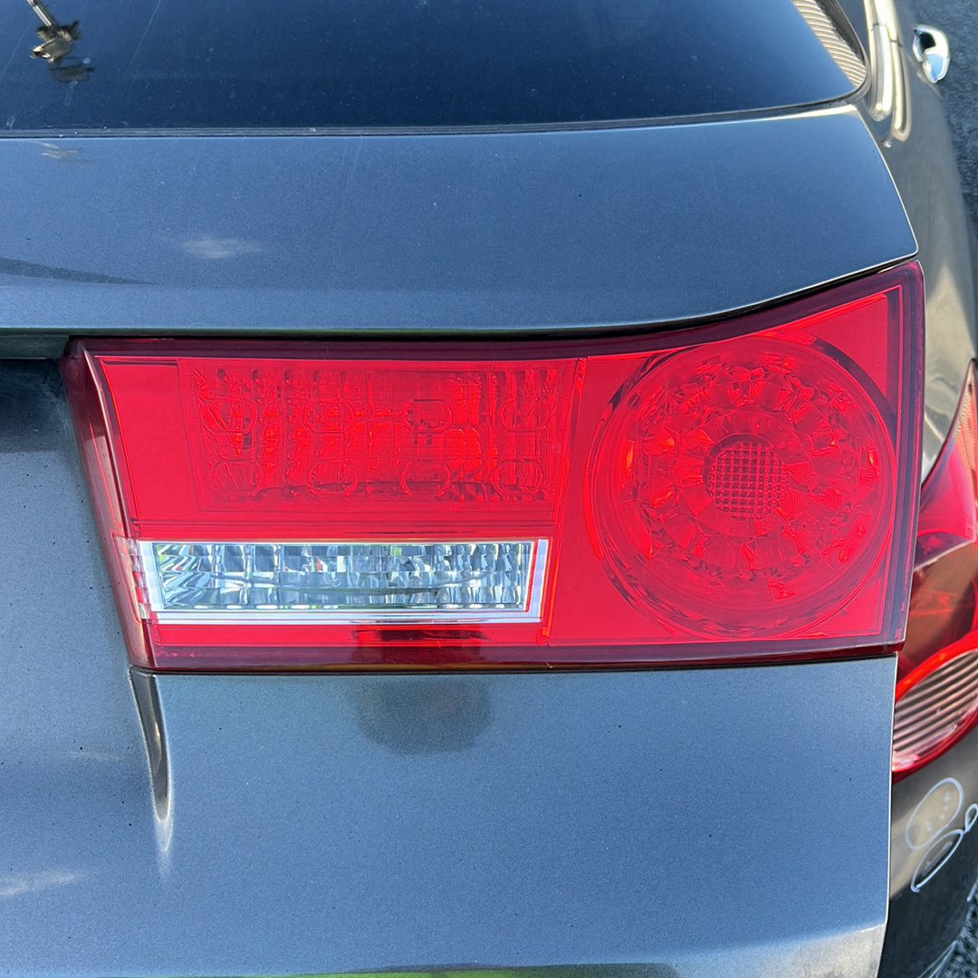 2008 Honda Accord- Right Tailgate Light PN: