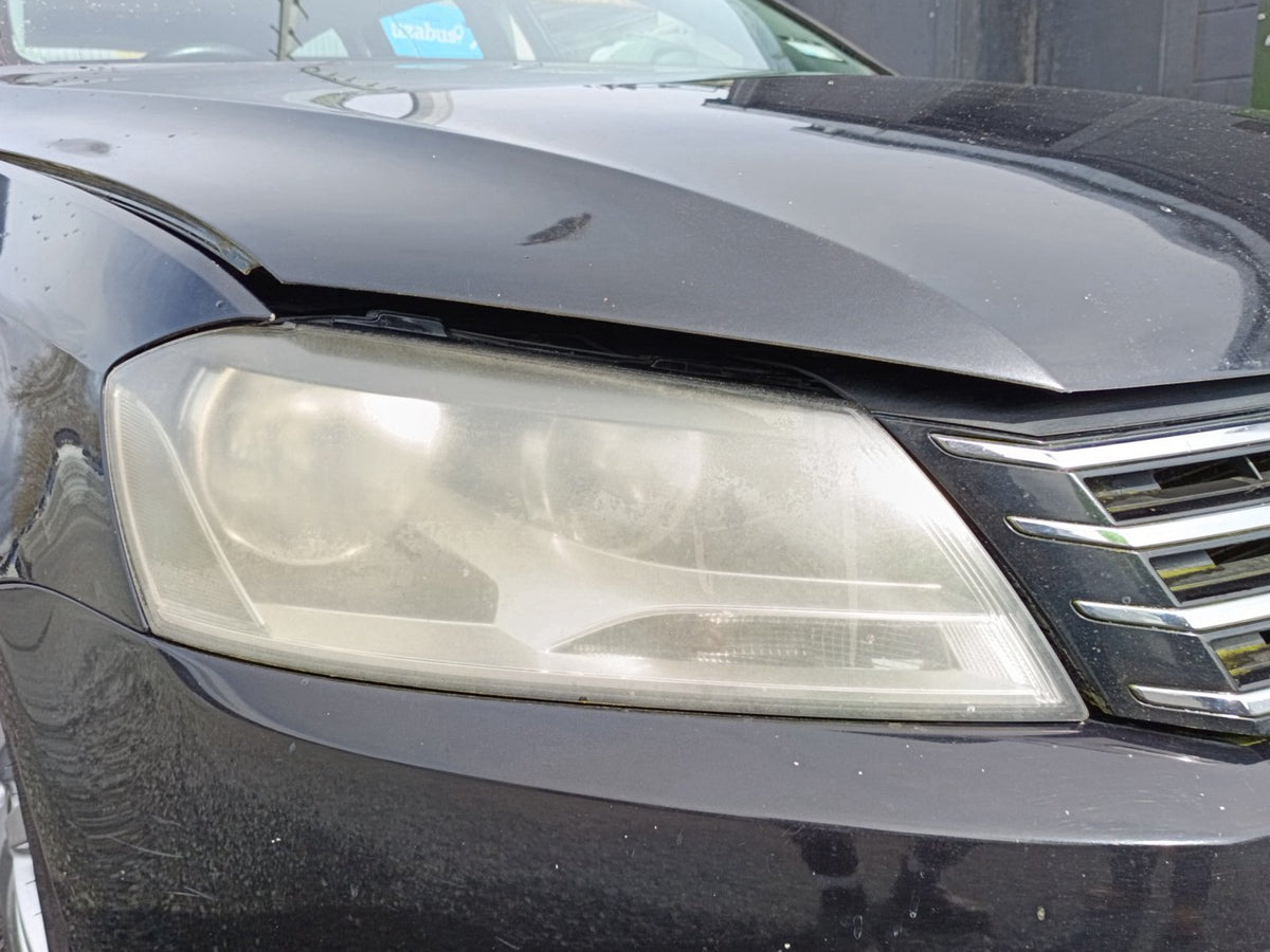 2013 Volkswagen Passat WVWZZZ3CZDE040373 - Right Headlight PN: