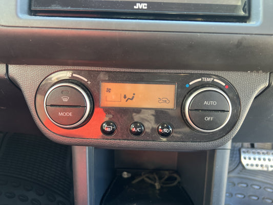 2006 Suzuki Swift ZC31S - Heater/AC Controls PN: