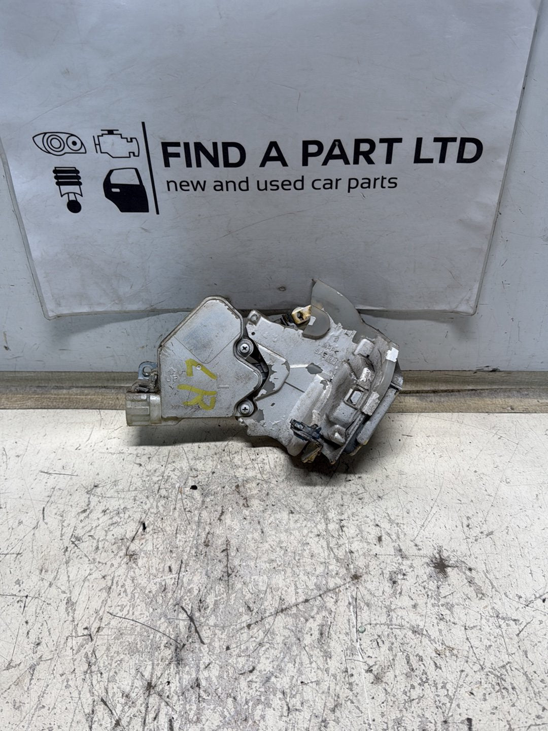 2000-2005 Nissan Bluebird Sylphy- Left Rear Lock Mechanism PN: