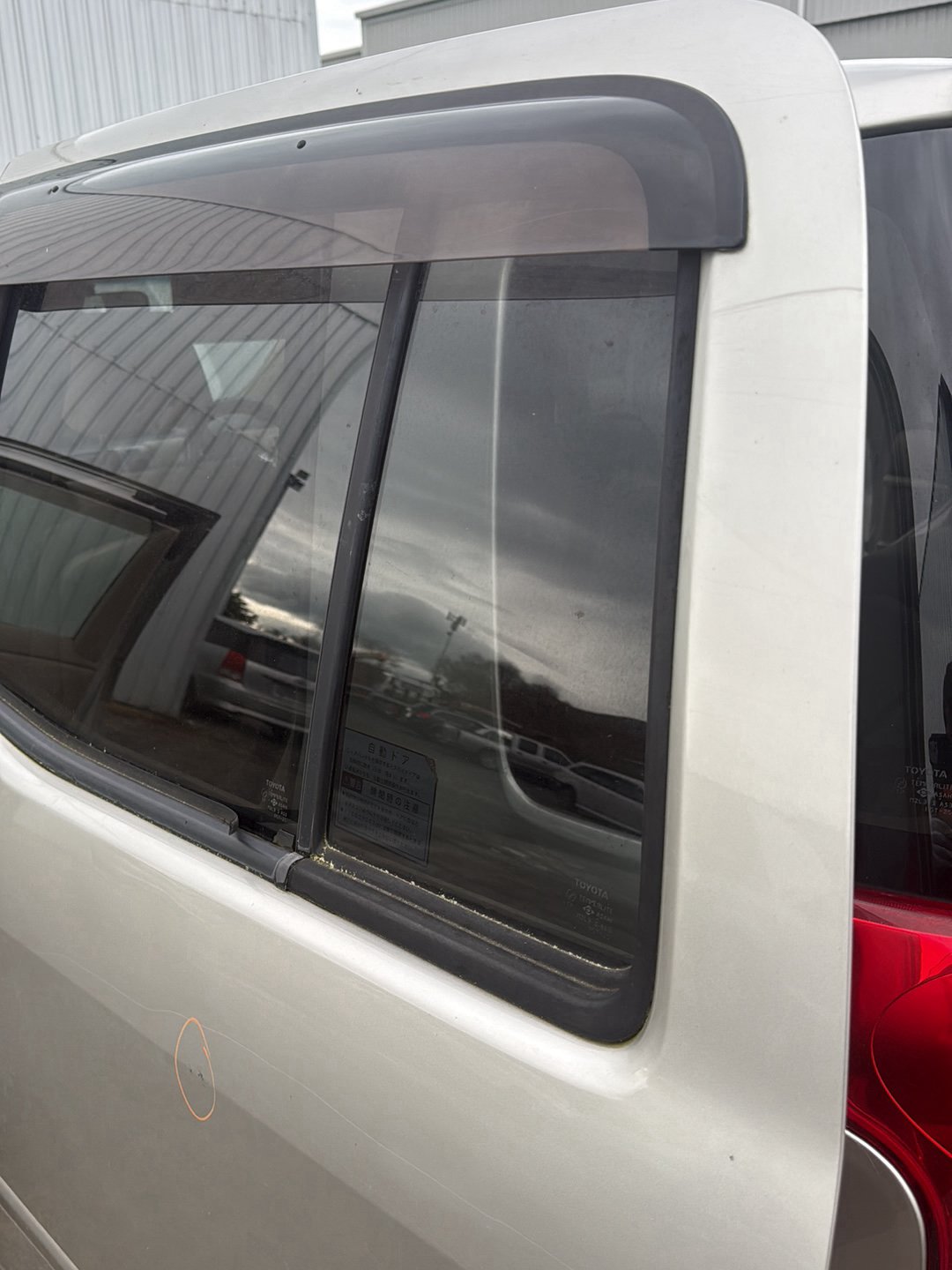2003-2011 Toyota Raum Z20 NCZ20 - Left Rear Quarter Door Glass PN: