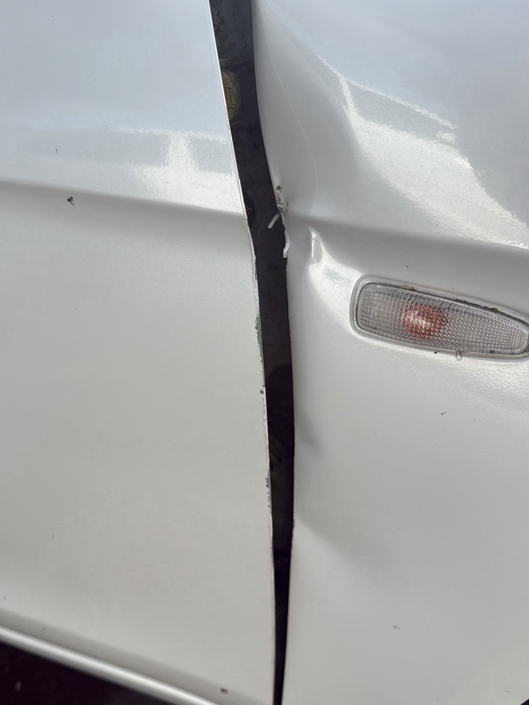 2004-2012 Mitsubishi Galant DJ CY4A - Right Front Door Shell PN: