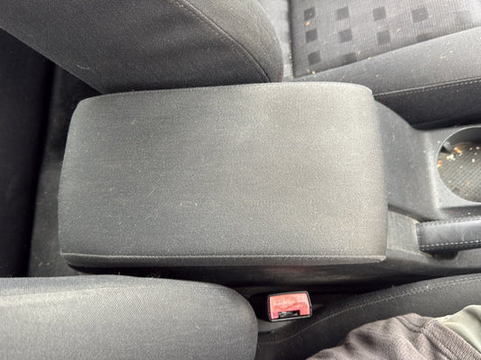 1998-2005 Volkswagen Passat- Console Lid PN: