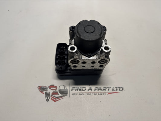 2000 to 2006 - Toyota Estima XR30 XR40 - ABS Pump/Modulator