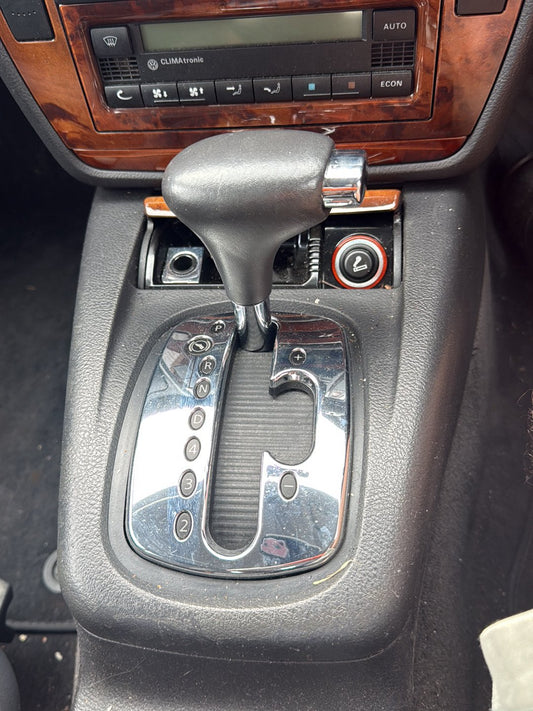 1998-2005 Volkswagen Passat- Gear Stick/Shifter PN: