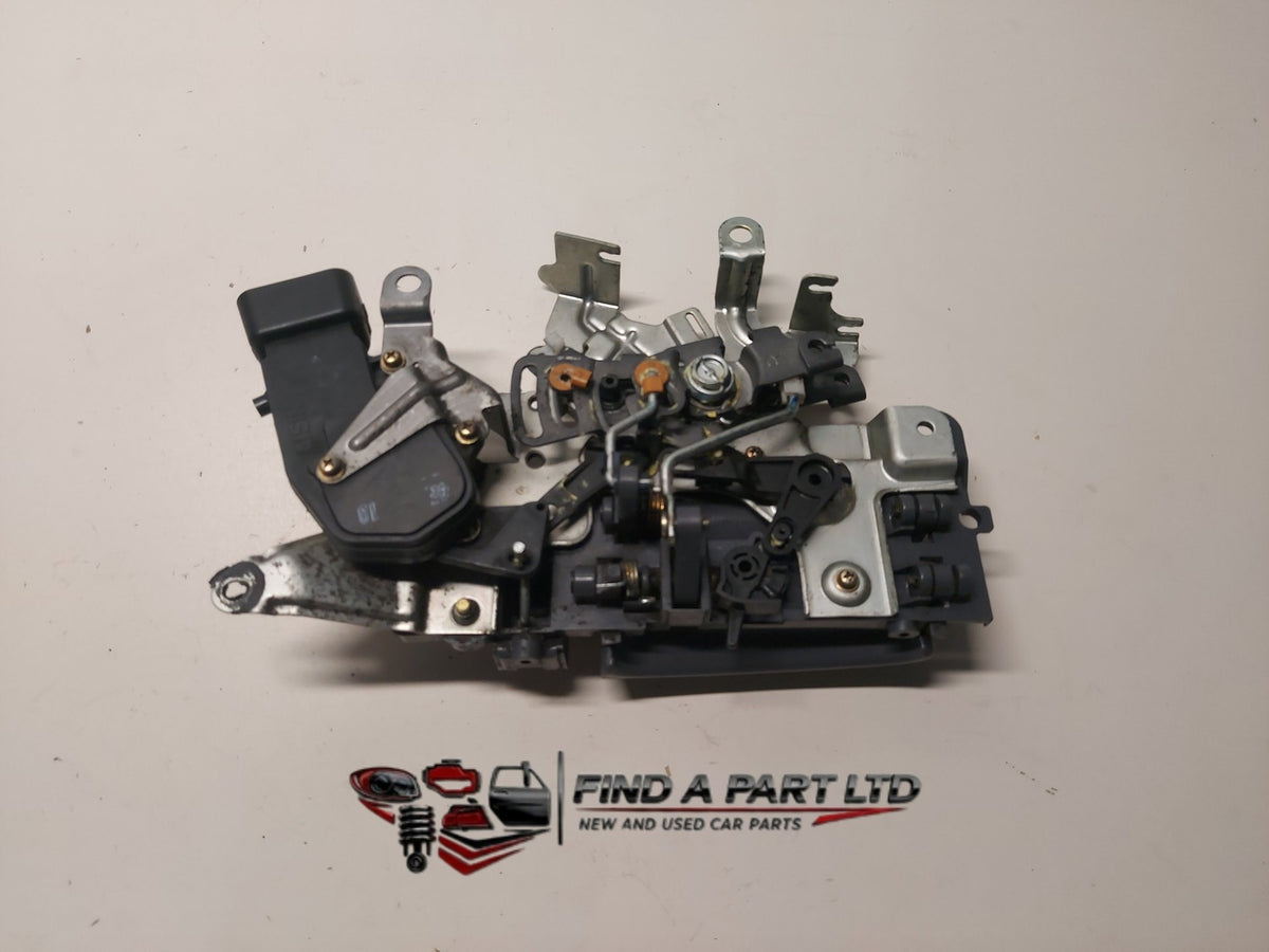 2005 Toyota Estima R30 - Right Rear Door Lock Mechanism PN: