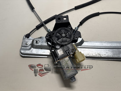 2014 Ford Kuga MK2 - Right Front Window Regulator/Motor PN: 0 130 822 733