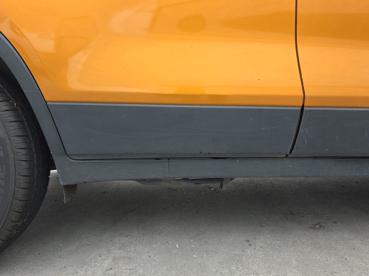2017 Holden Trax TJ MY17 - Right Rear Lower Door Moulding PN: