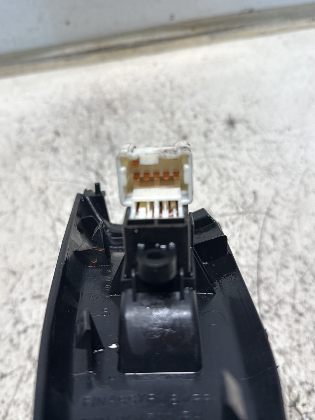 2000-2005 Nissan Bluebird Sylphy- Right Rear Window Switch PN: