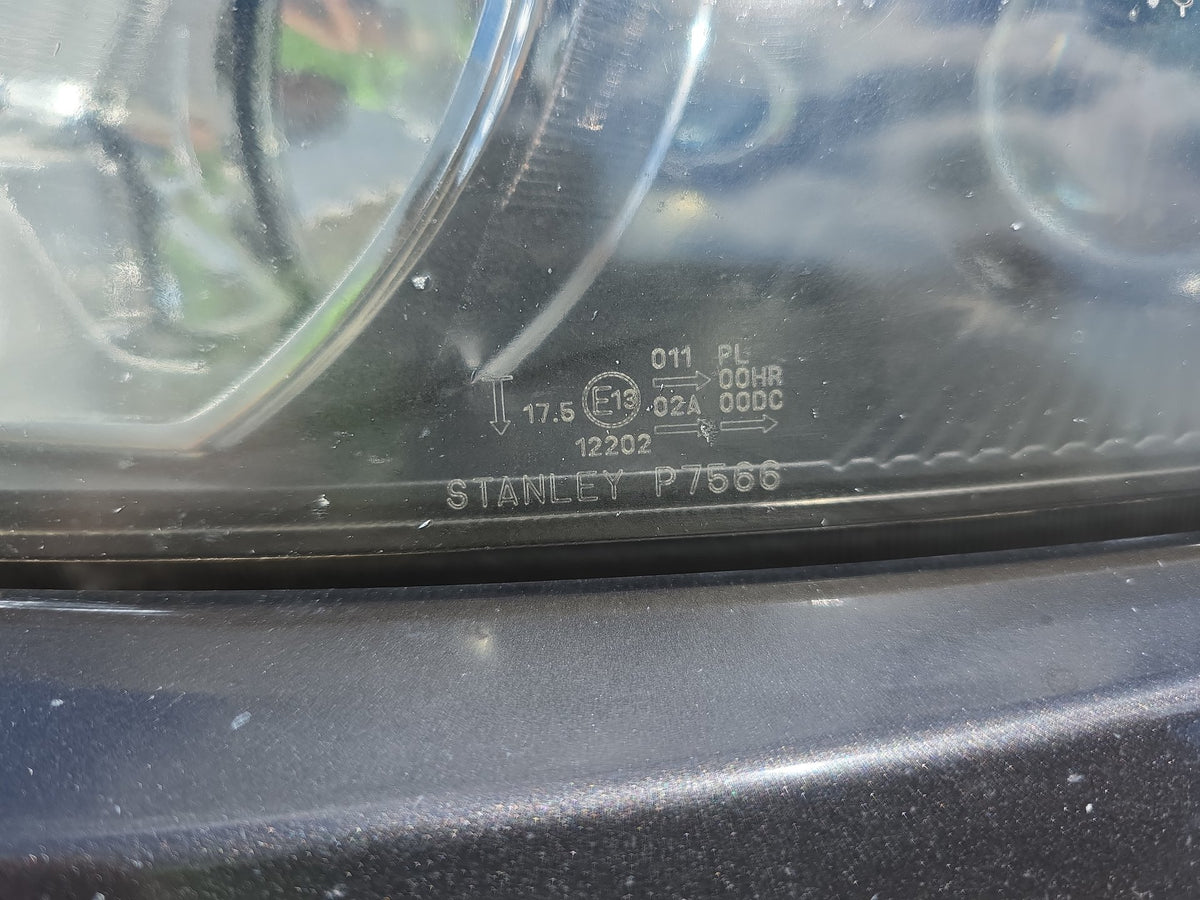2008 Honda Accord CW - Left Headlight PN: Stanley P7566
