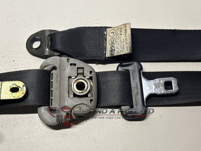 2004 Toyota Corolla E120 - Right Front Seat Belt PN: 7L7150-P