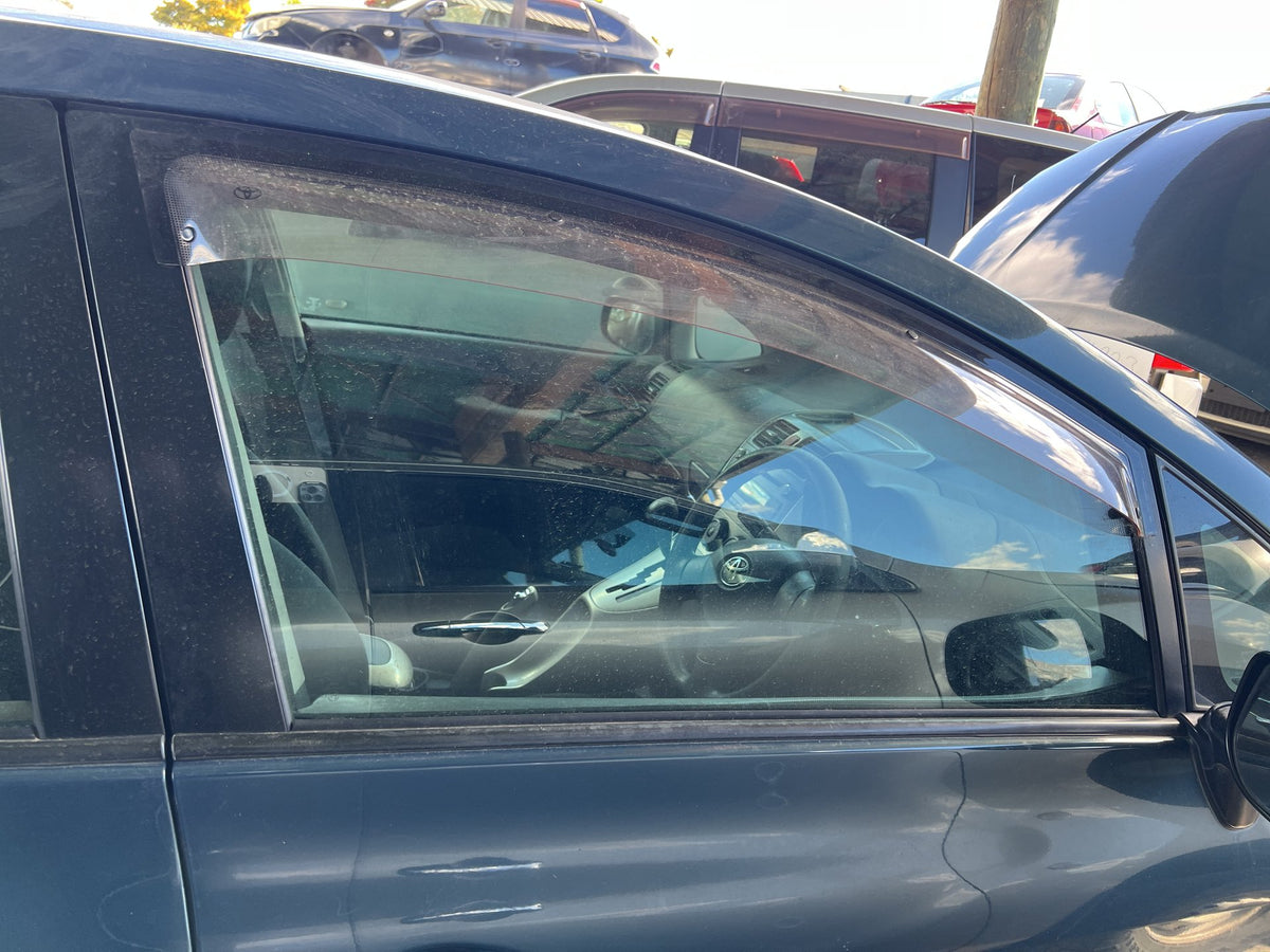 2009 Toyota Corolla JTNKU56E00109575 - Right Front Door Window PN: