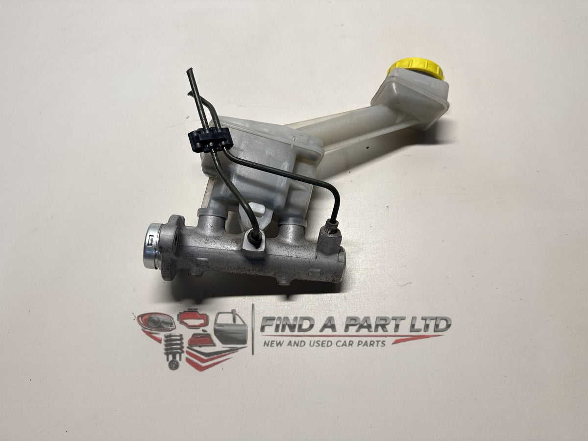 2006 Nissan X-Trail T30 - Master Cylinder PN: 8H601
