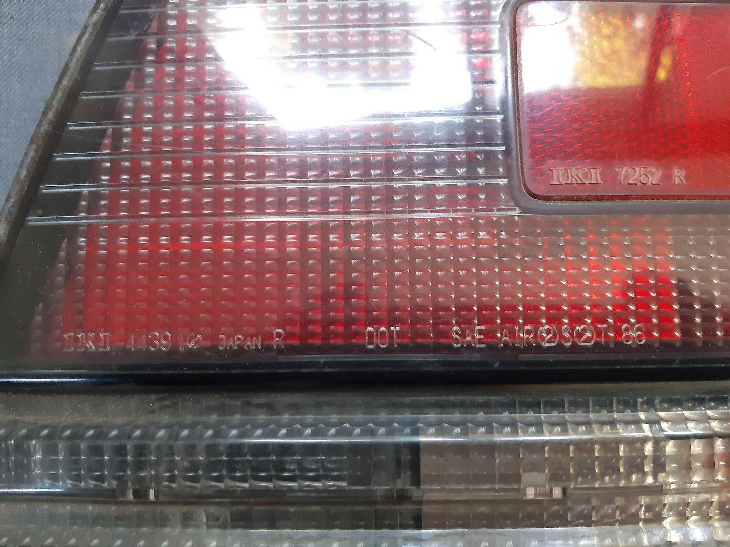 May 1990 to Jan 1993- Nissan Maxima J30- Right Taillight