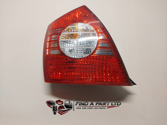 Oct 2003 to Jul 2006 - Hyundai Elantra XD Sedan - Left Taillight