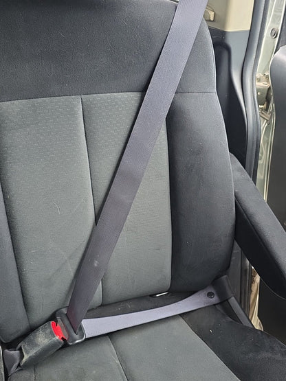 2007 Mitsubishi Delica CV5W - Left Rear Seat Belt PN: 6080323