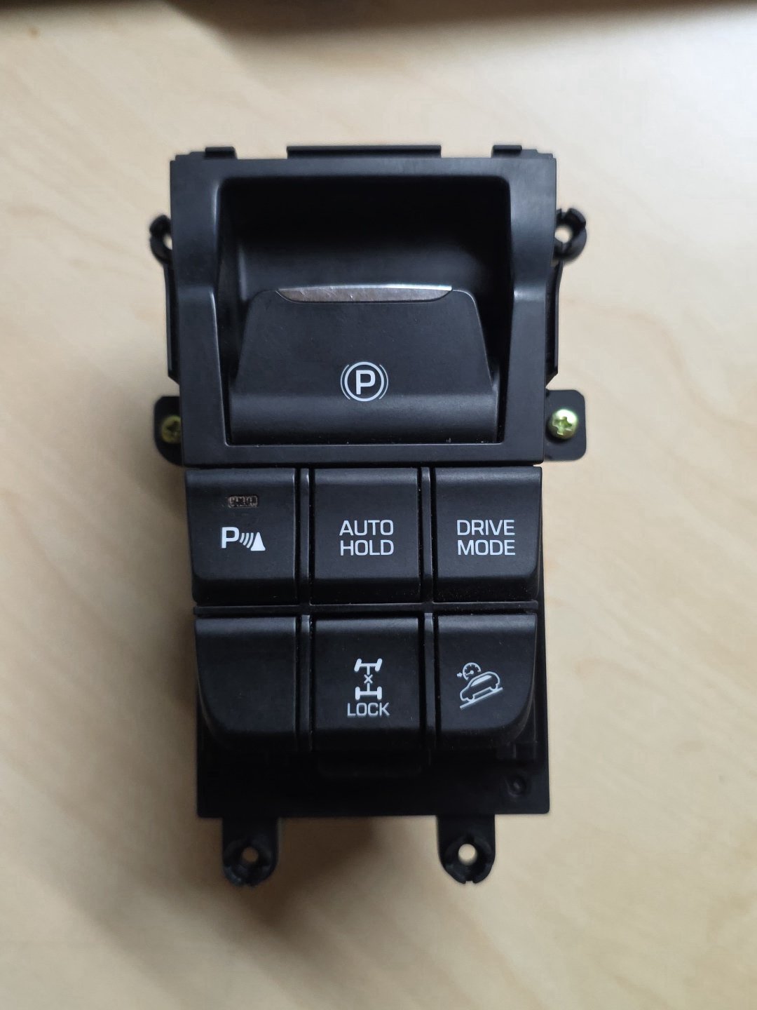 2015-2020 Hyundai Tucson TL TMAJ3812WHJ144099 - Handbrake Switch PN: