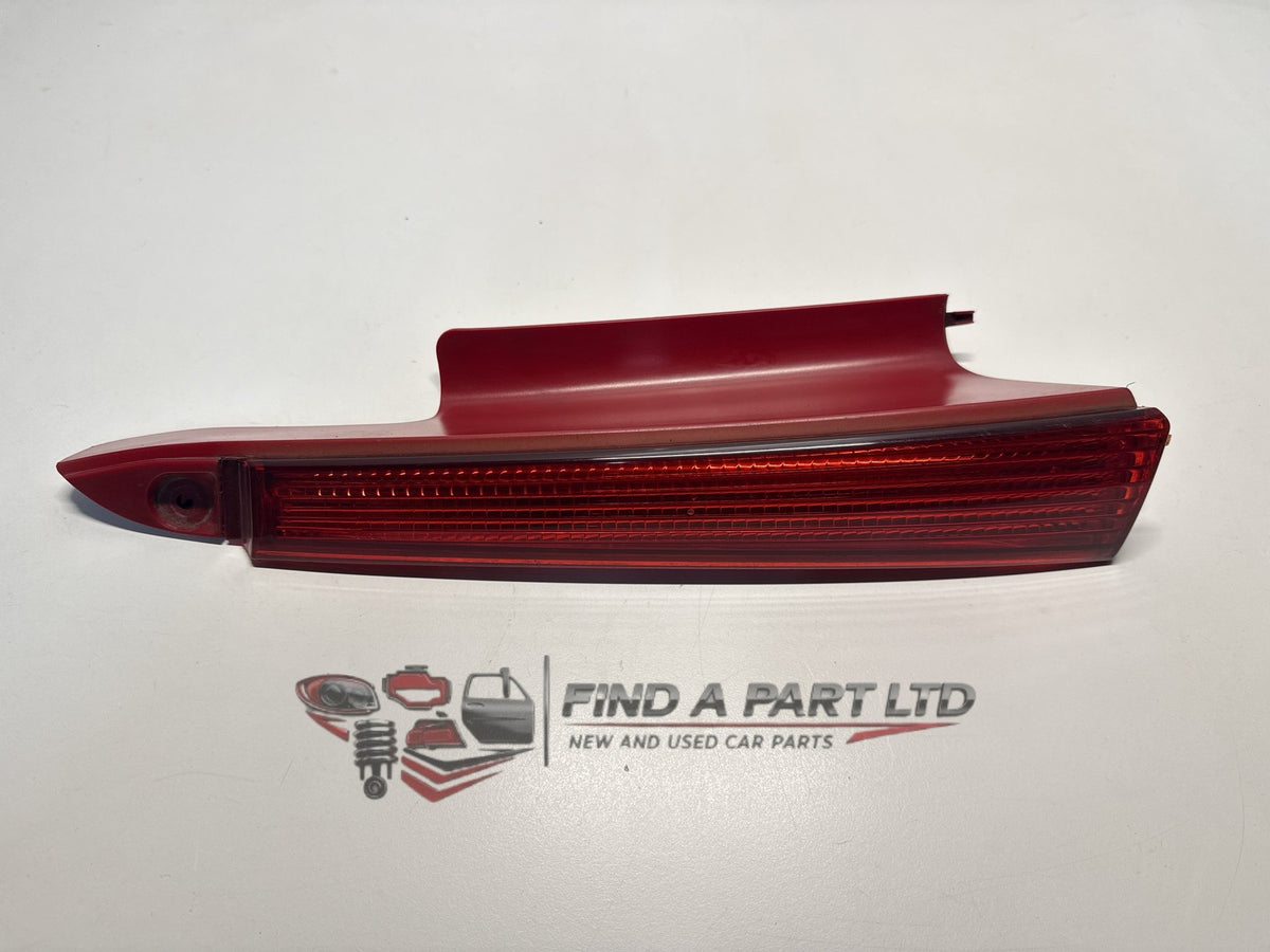 2008 Citroen C4 LC - Left Rear Reflector Light PN: 4CZX-13405-D