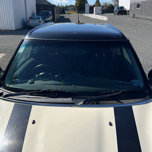 2008-2014 MINI Cooper R55 WMWML320X0TM93432 - Windscreen PN: