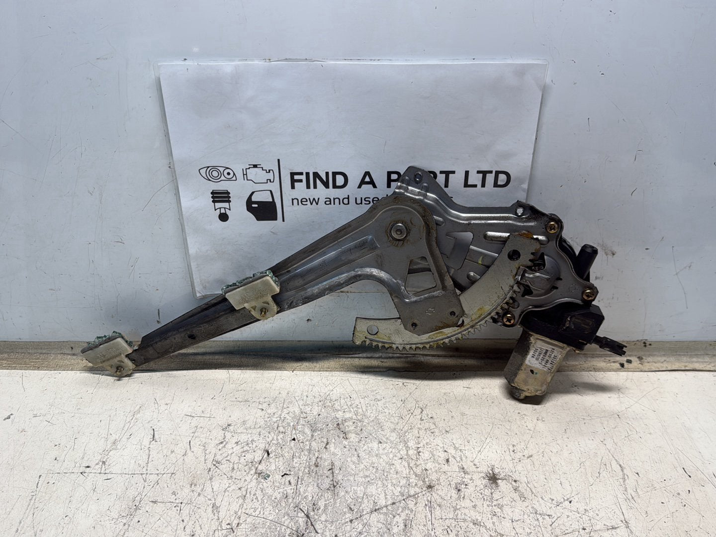 2000-2005 Nissan Bluebird Sylphy- Right Rear Window Regulator/Motor PN: