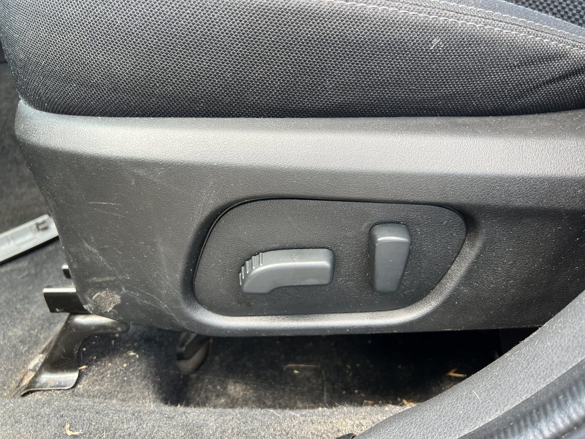 2013 Subaru Forester SJ5 - Left Front Seat PN: electric