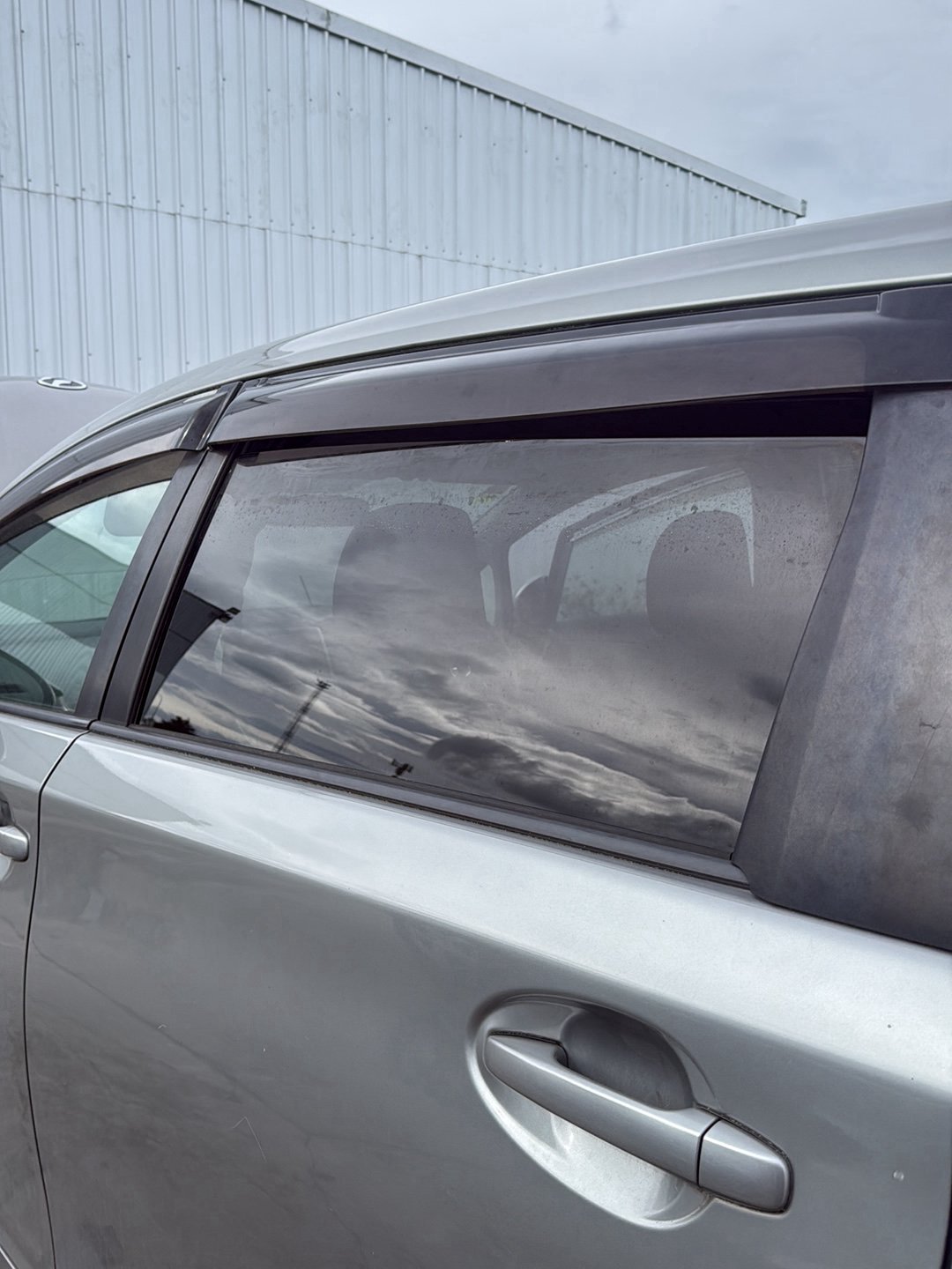 2009-2017 Toyota Wish ZGE20 - Left Rear Door Window PN: