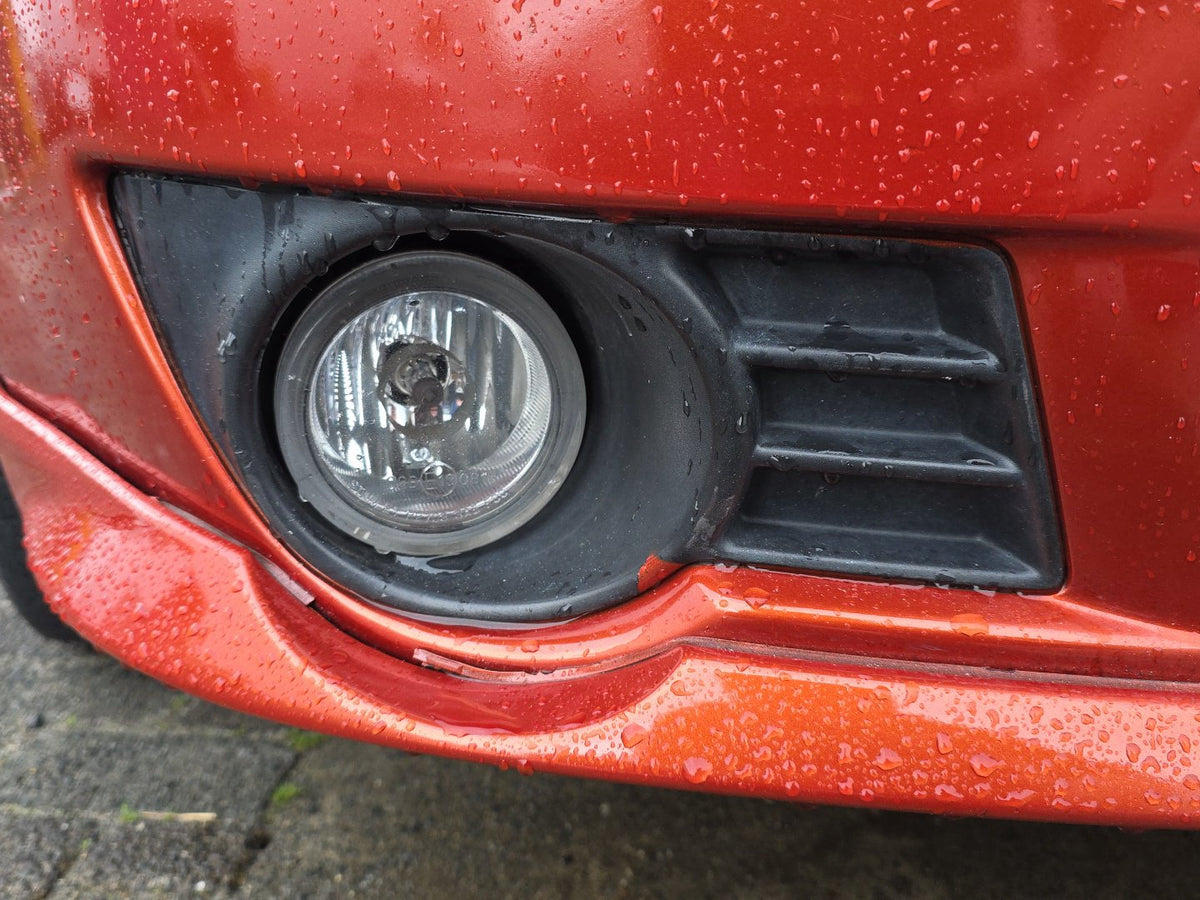 2006-2012 Suzuki SX4 YA11S - Right Fog Light PN: Stanley P2709