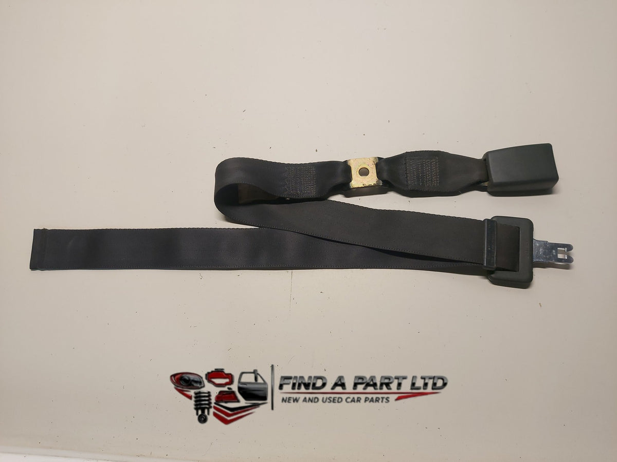 1996 Toyota Corolla E100 - Centre Seat Belt PN: 7D9080