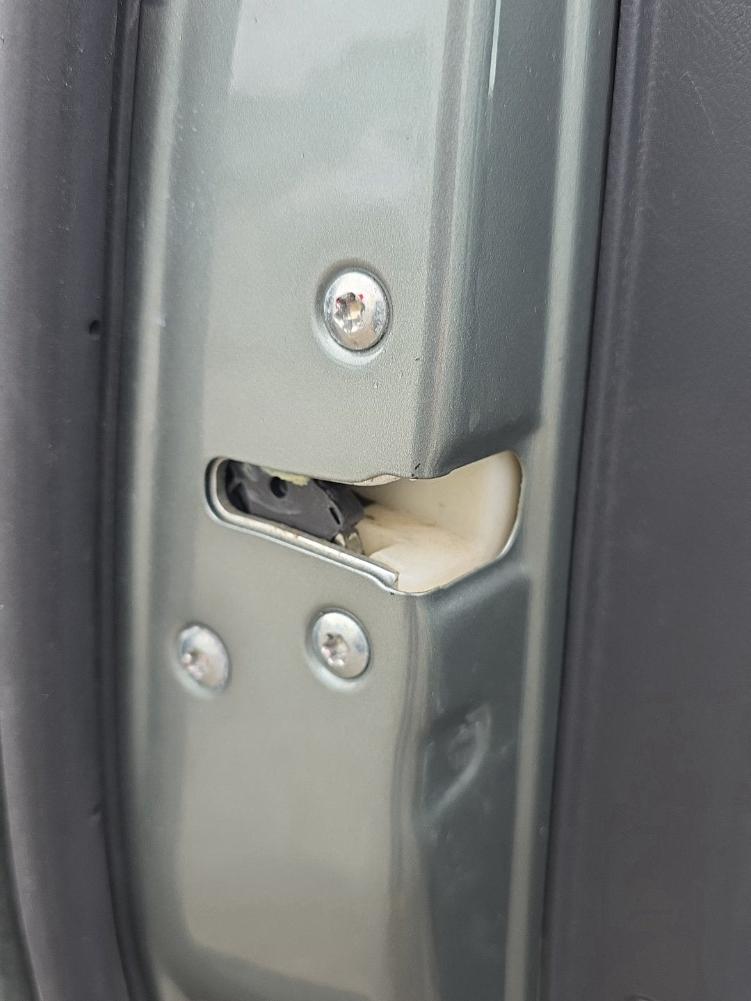2007 Mitsubishi Delica CV5W - Left Front Lock Mechanism PN: