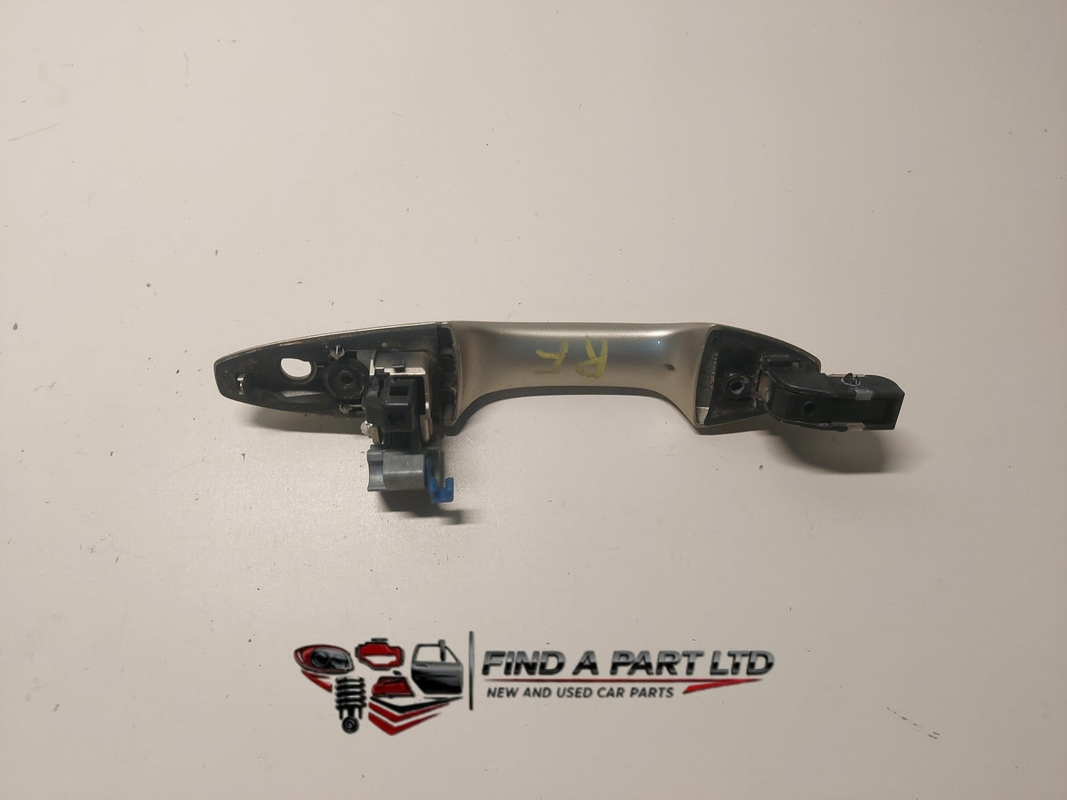 2007 Honda CR-V RE4 - Right Front Exterior Door Handle PN: