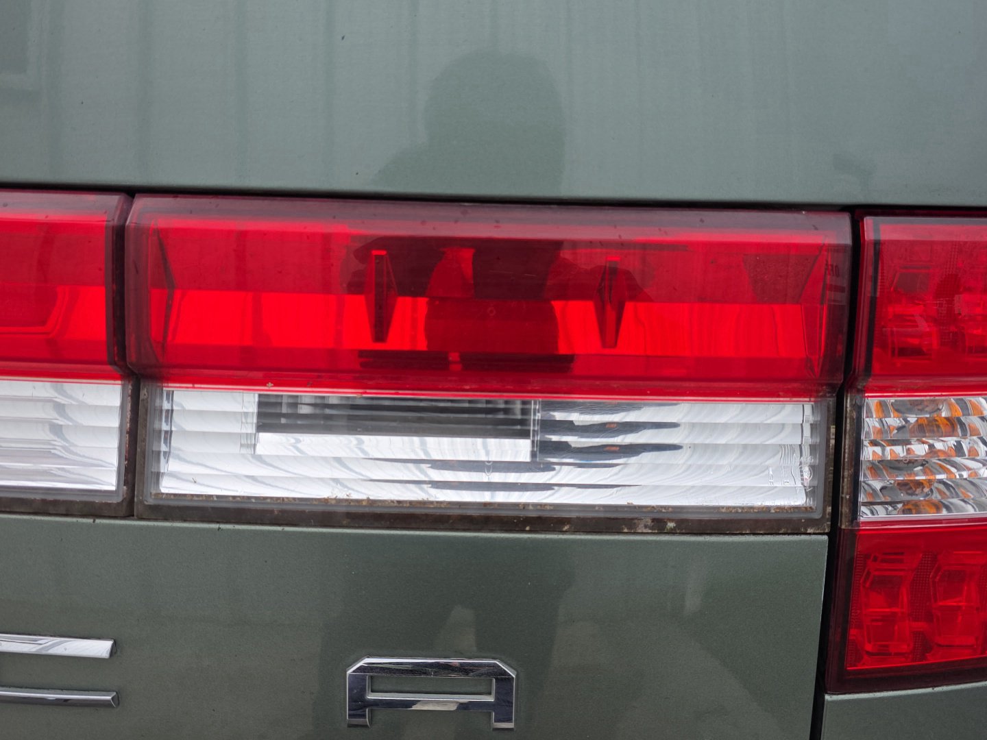 2007 Mitsubishi Delica CV5W - Right Tailgate Light PN: 1143-231R