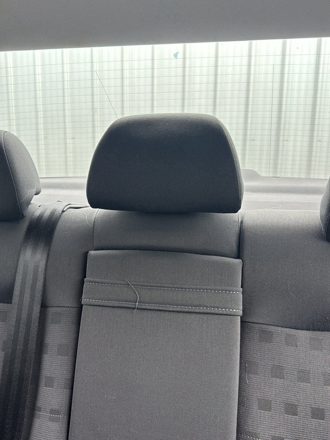 1998-2005 Volkswagen Passat- Rear Centre Headrest PN: