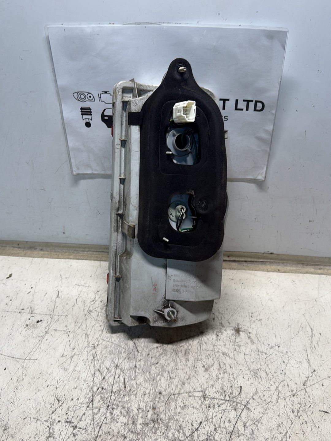2004-2010 Nissan Elgrand E51- Left Taillight PN: