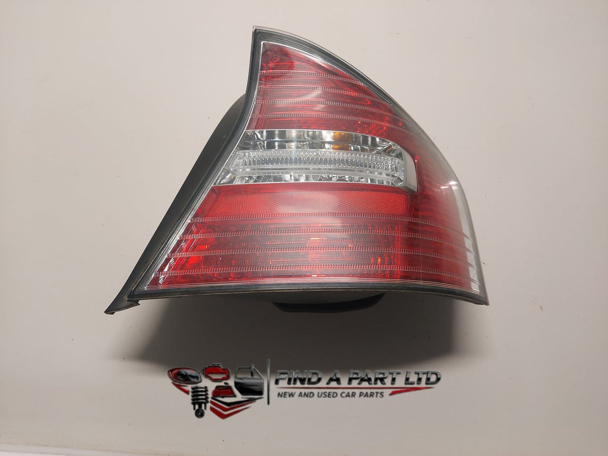 2004 Subaru Legacy BL - Right Taillight PN: 220-20806