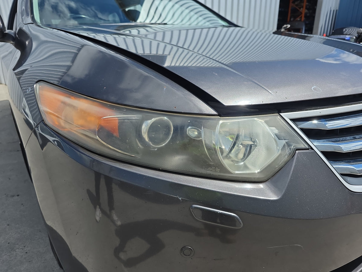 2008 Honda Accord CW - Right Headlight PN: Stanley P7566