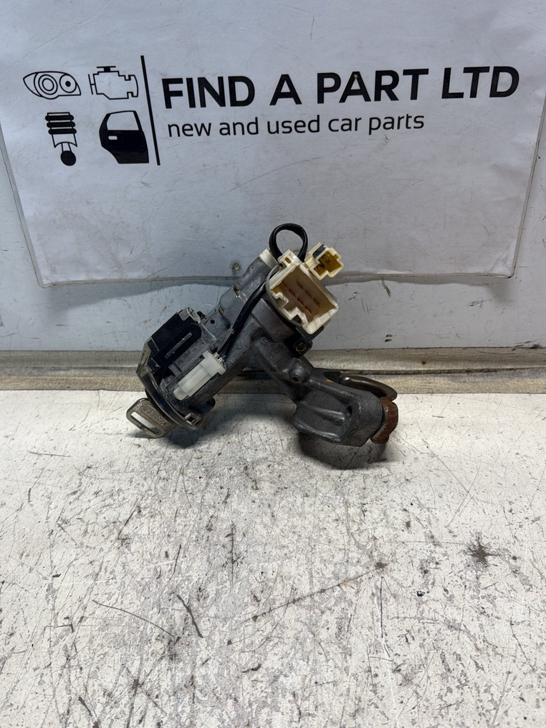 2002-2007 Toyota Corolla - Ignition With Key PN: 2039d