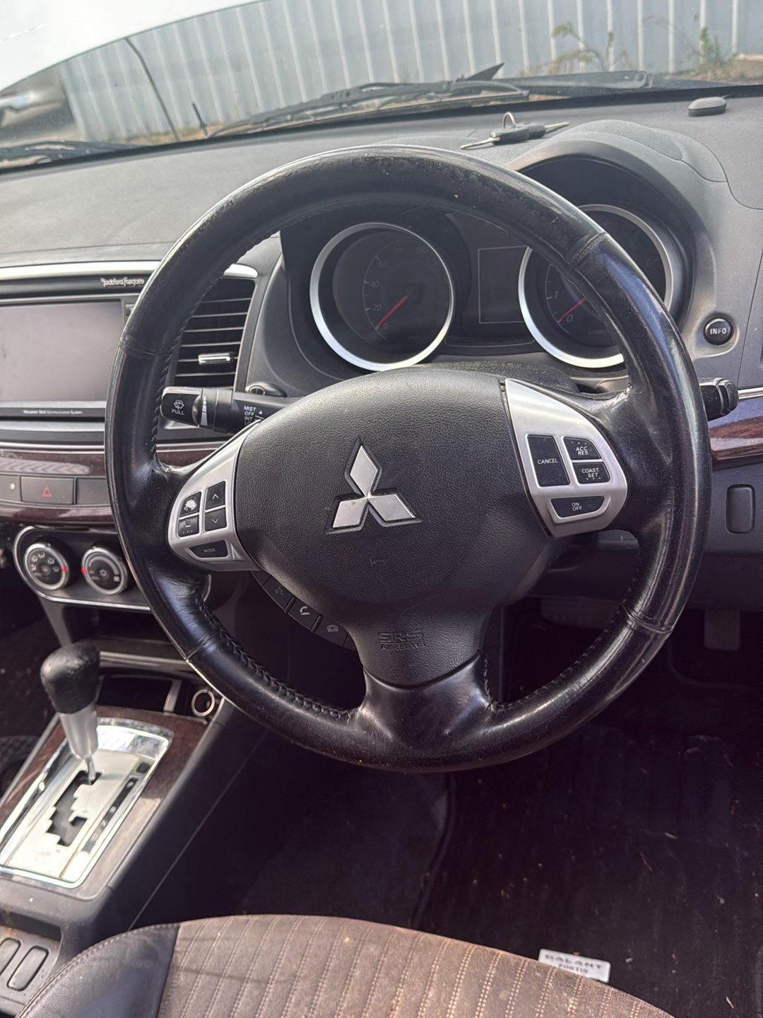 2004-2012 Mitsubishi Galant DJ CY4A - Steering Wheel PN:
