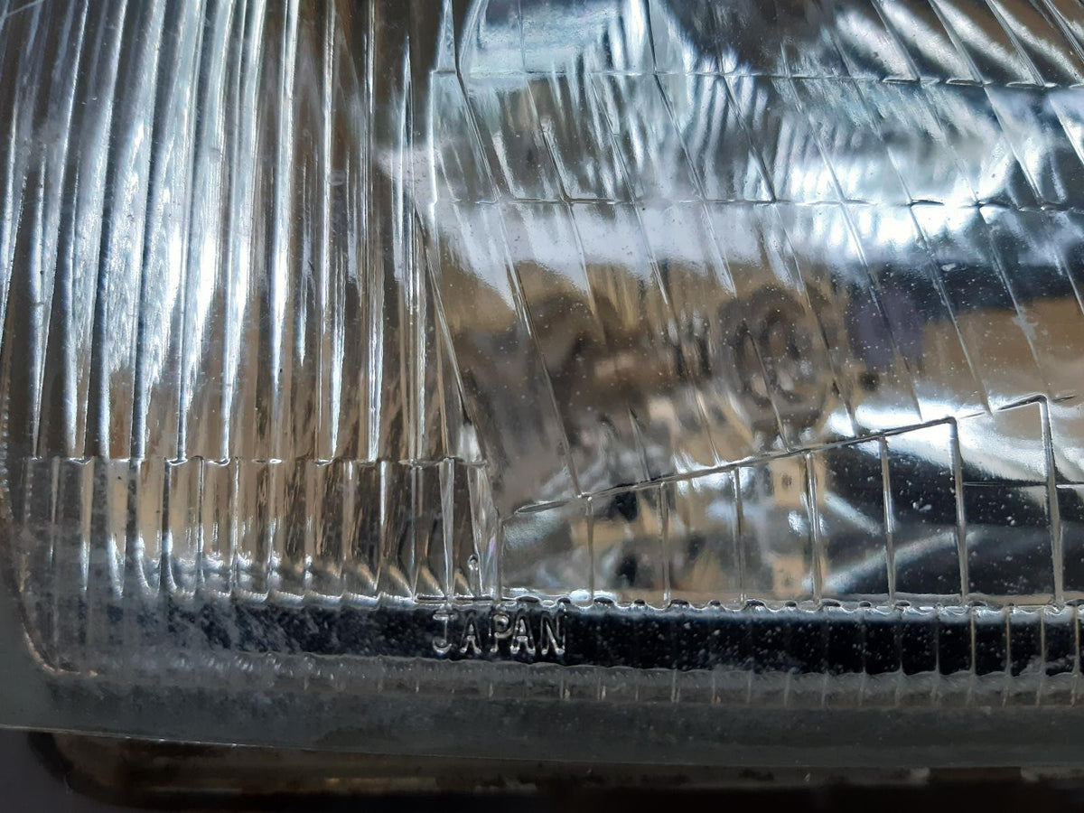 Oct 1995 to Mar 1998 - Nissan Pulsar N15 - Right Headlight - Ichikoh Lens# 1513