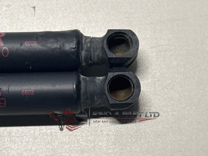 2016 Mitsubishi Outlander GF*W - tailgate strut pair PN: 5802A 559, 5802A600