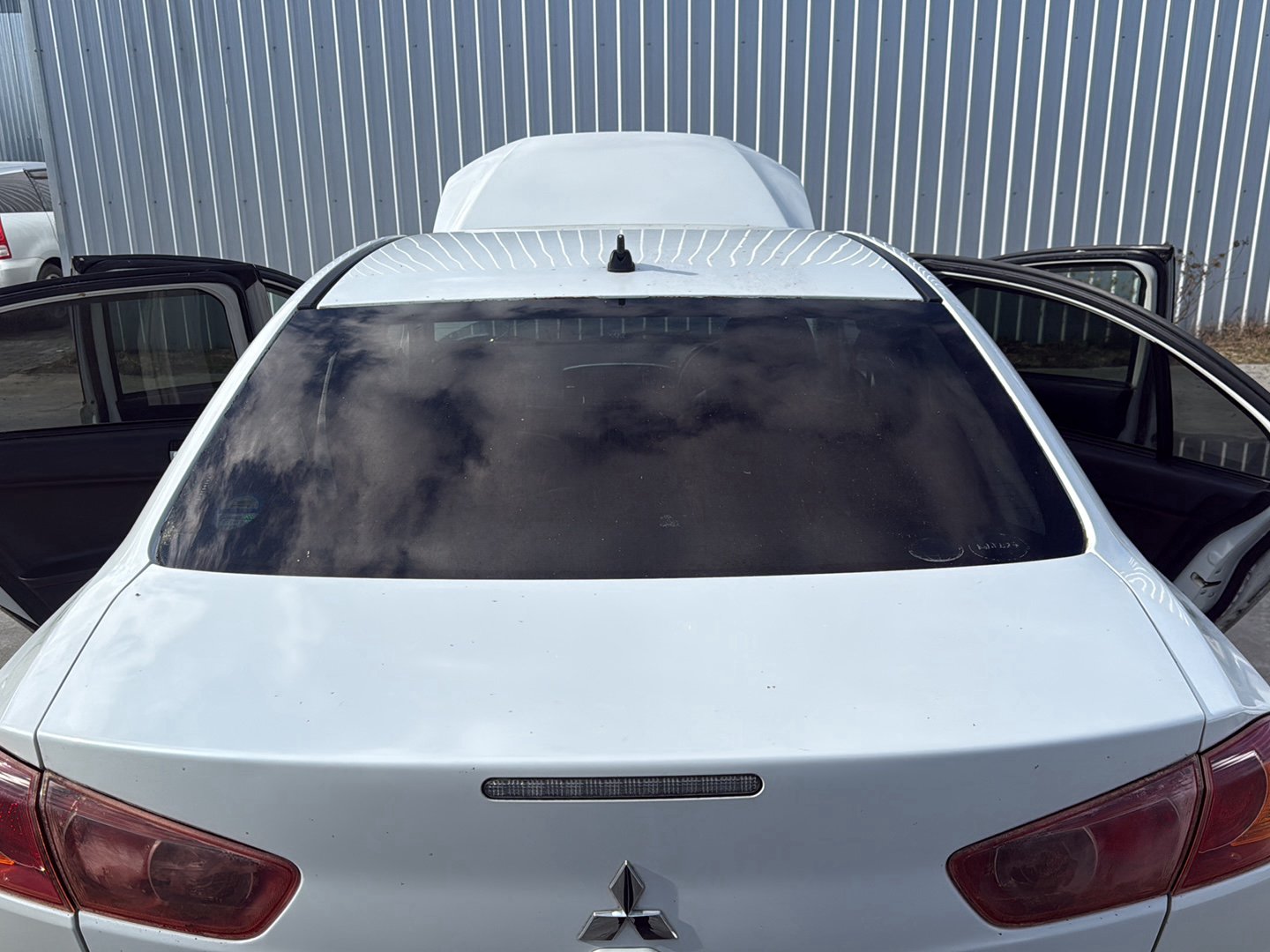 2004-2012 Mitsubishi Galant DJ CY4A - Tailgate Glass PN: