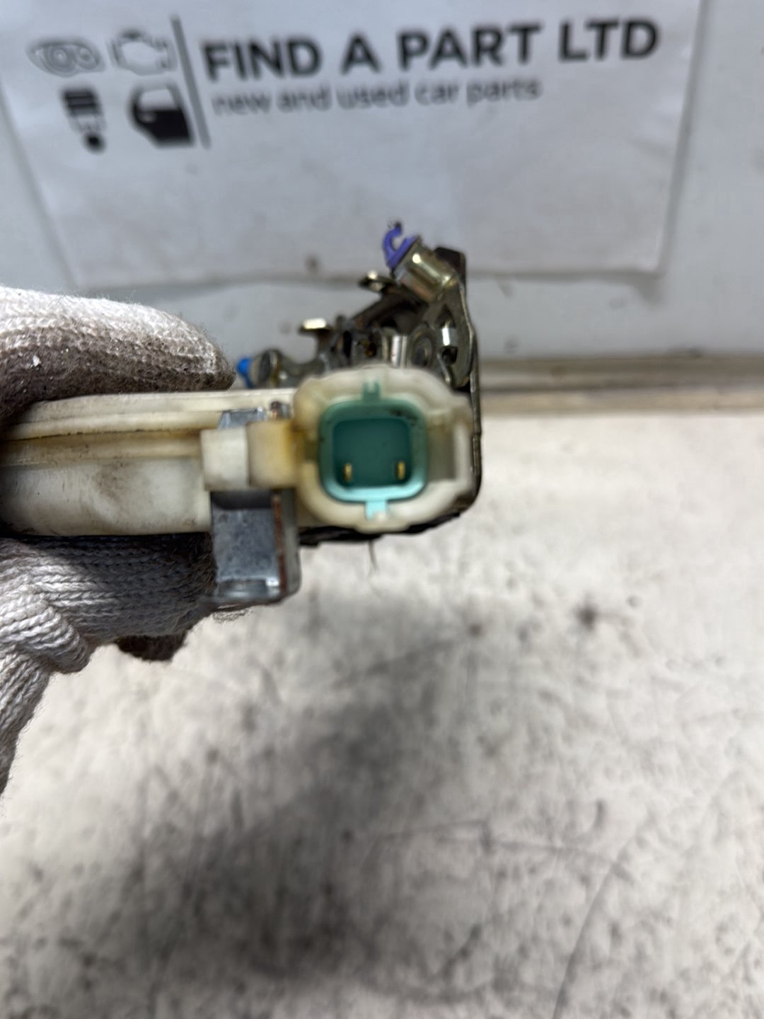 2000-2005 Nissan Bluebird Sylphy- Left Front Lock Mechanism PN: