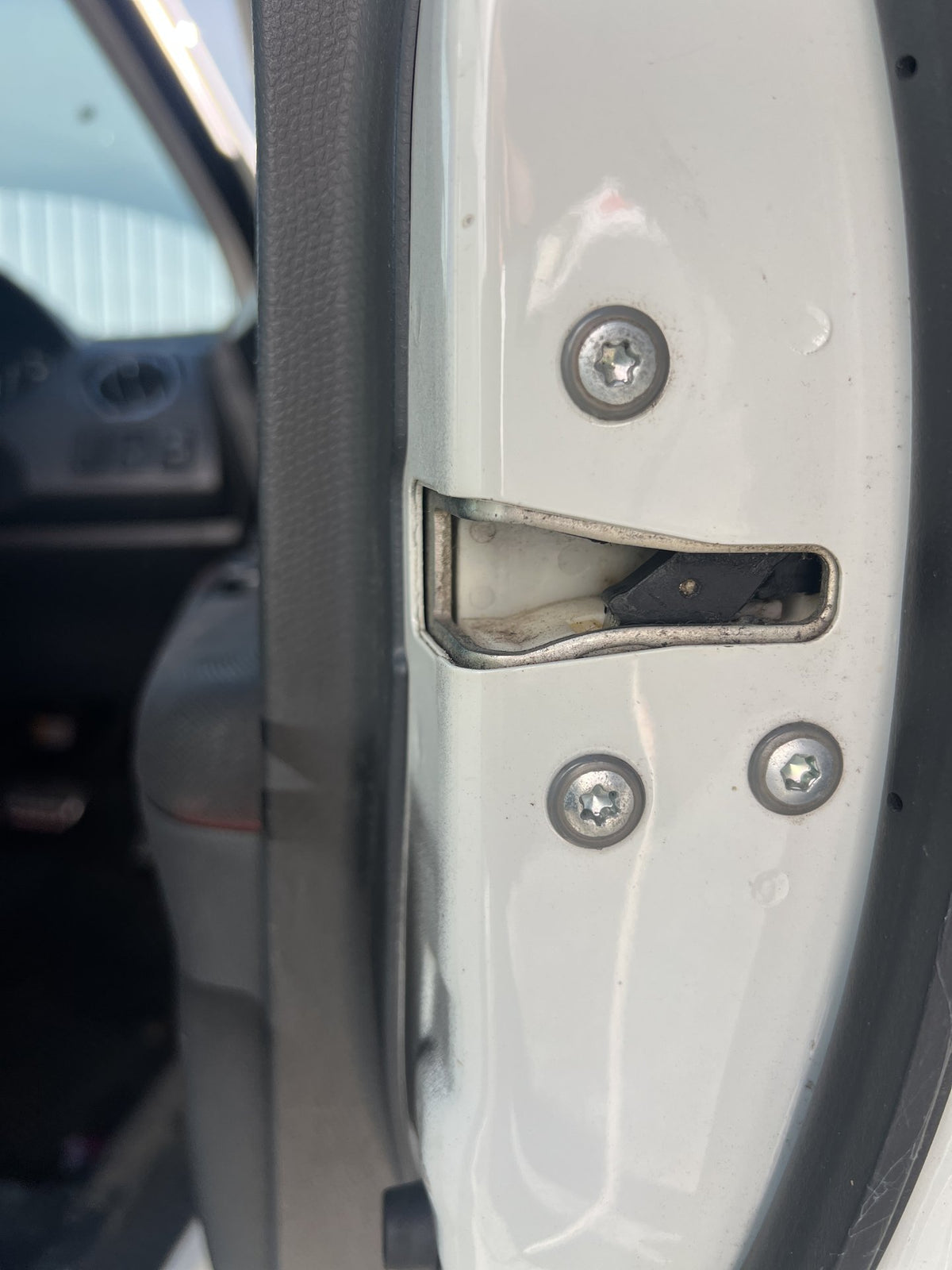 2006 Suzuki Swift ZC31S - Right Front Lock Mechanism PN: