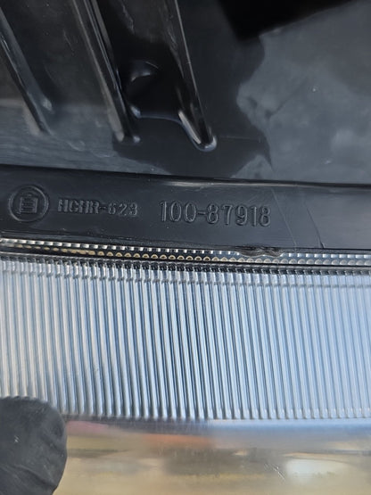 2007 Mitsubishi Delica CV5W - Right Headlight PN: 100-87918