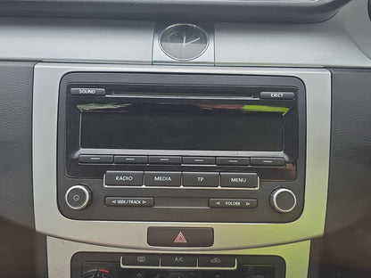 2013 Volkswagen Passat WVWZZZ3CZDE040373 - Radio Compact Disc/Digital Versatile Disc Player PN: