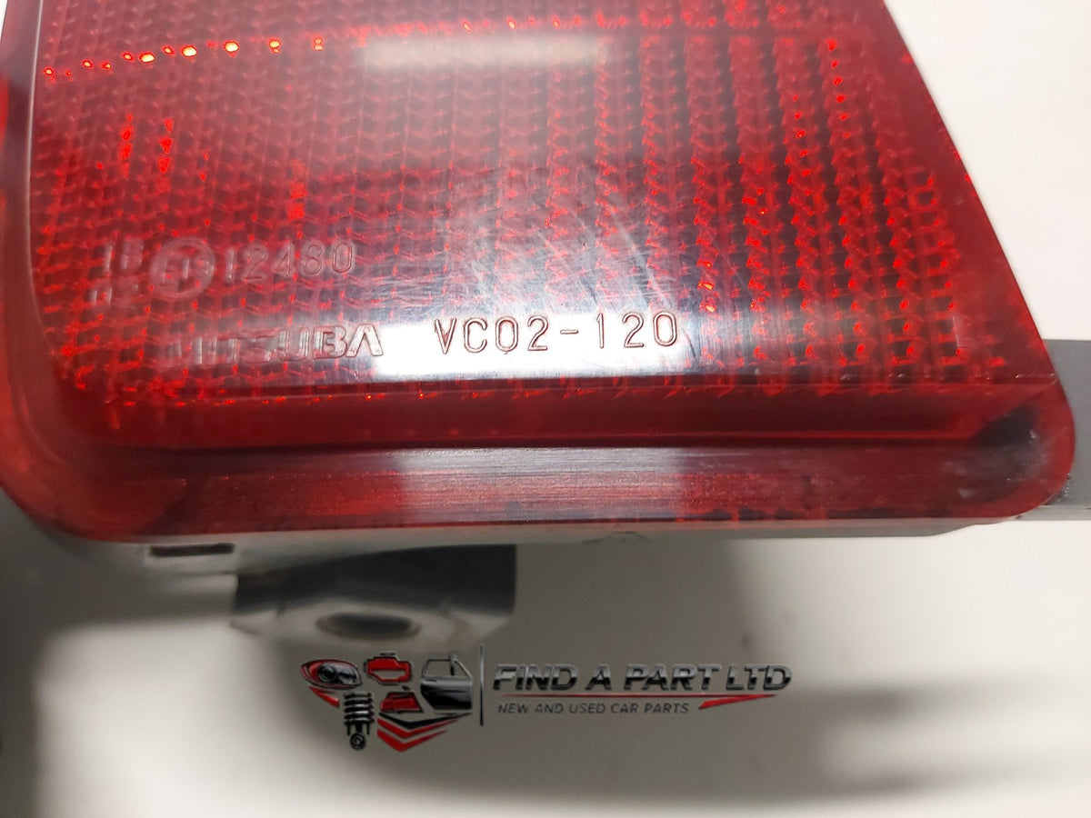 2010 Subaru Outback BR - Left Rear Bumper Reflector PN: VC02-120
