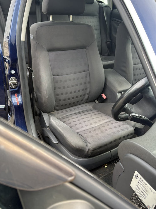 1998-2005 Volkswagen Passat- Right Front Seat PN: