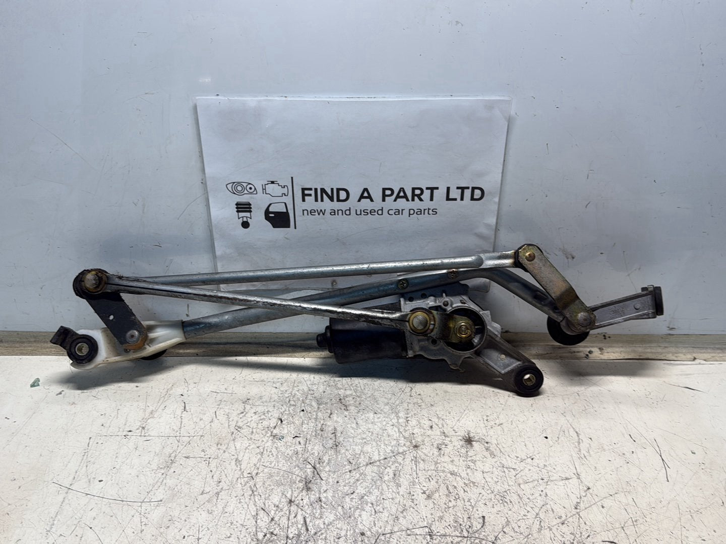 2000-2005 Nissan Bluebird Sylphy- Wiper Linkage PN: TT330-2412MP
