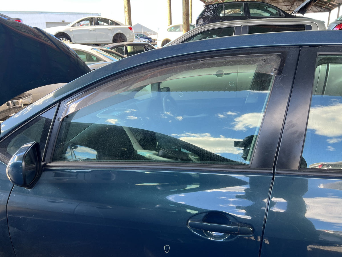 2009 Toyota Corolla JTNKU56E00109575 - Left Front Door Window PN: