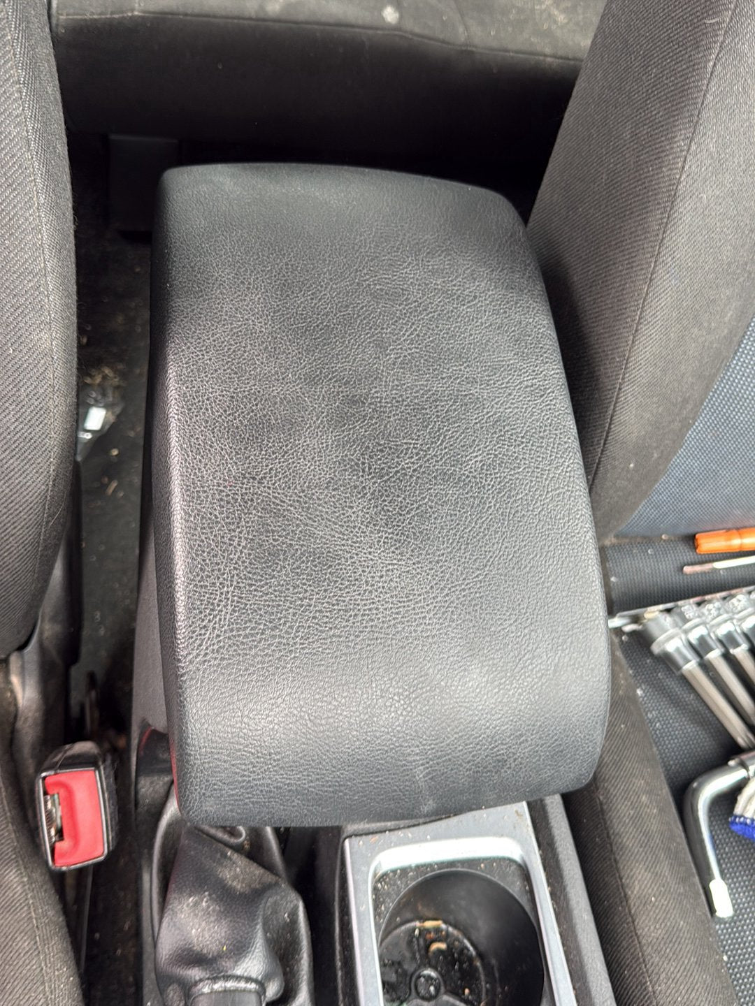 2007-2014 Ford Mondeo MK4 - Console Lid PN: