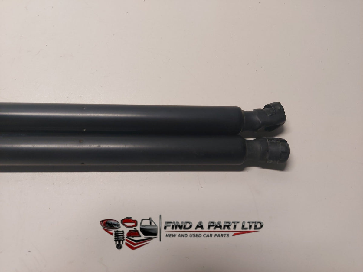 2007 Honda CR-V RE4 - tailgate strut pair PN: 74870/20-SWA-A01